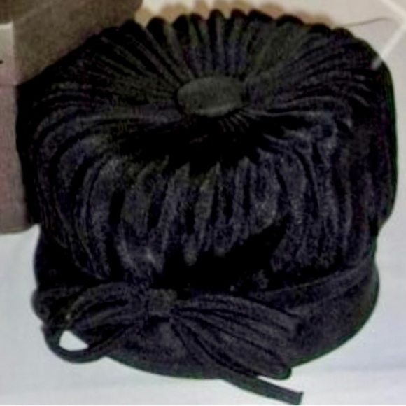 THREE Different 1940’s Ladies HIGH Fashion-Black STUNNING Hats! - Picture 3 of 7